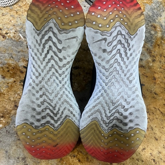 Nike Epic React size 9 - Picture 9 of 9